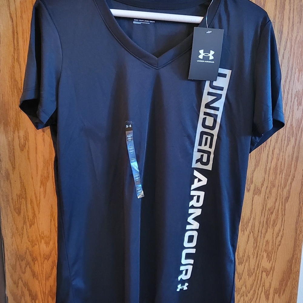Under Armour womens short sleeve tee, medium